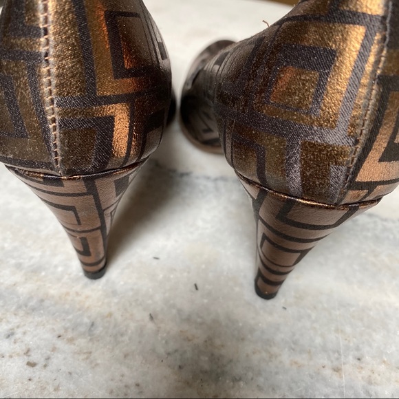 Bronze Metallic Print Pumps - Picture 6 of 8